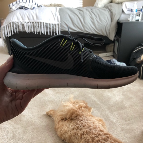 Nike running shoes - Picture 2 of 4